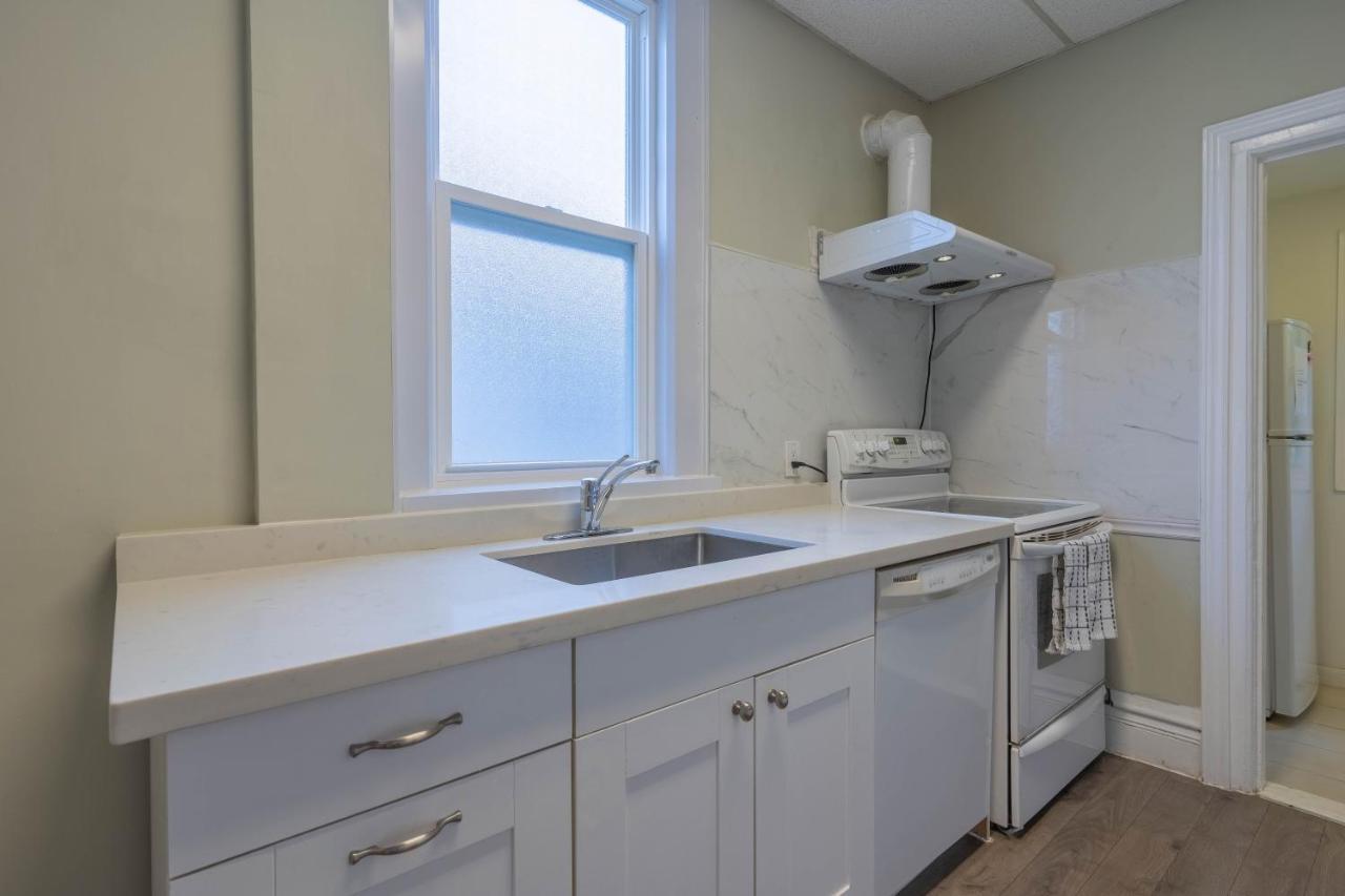 Charming 3bdr 2 Bath 7 Min To The Falls W/ Parking * Niagara Falls