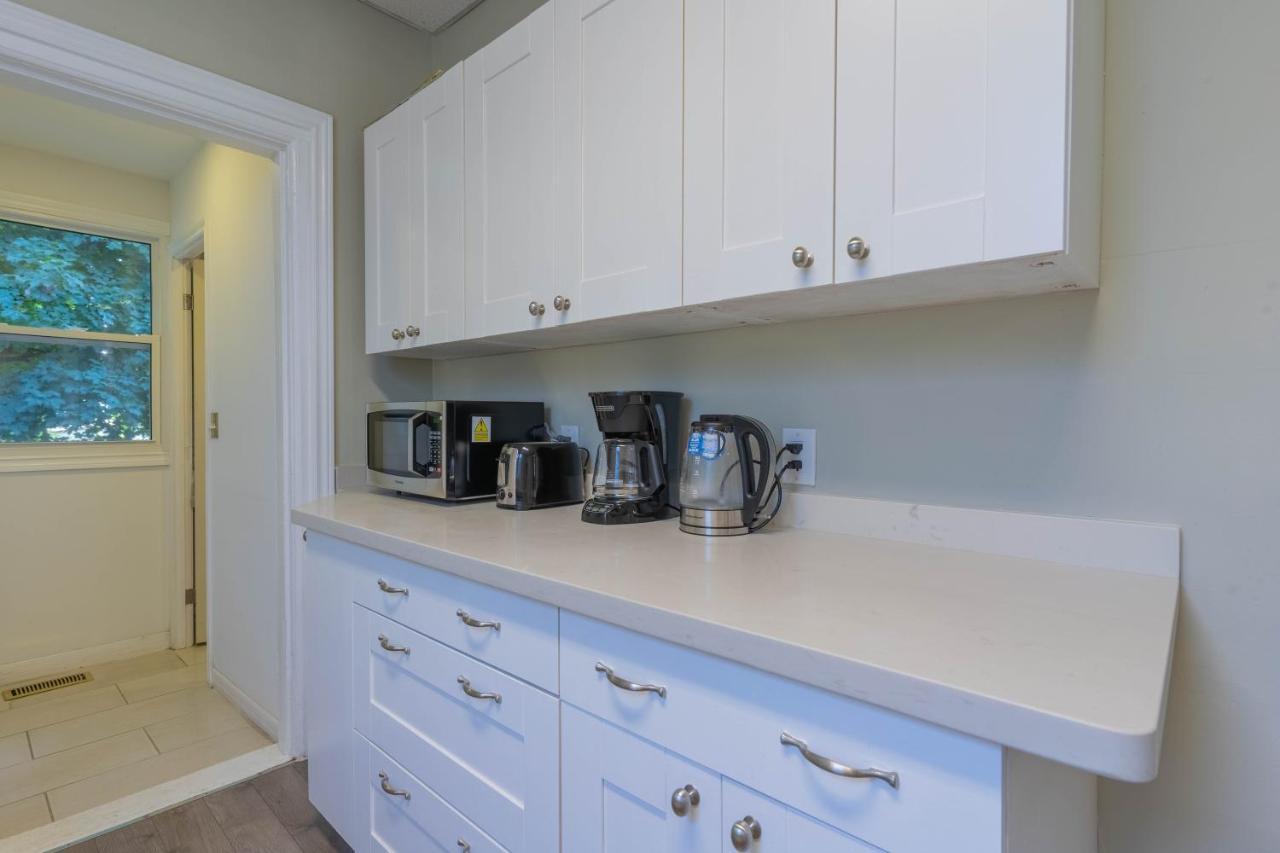 Charming 3bdr 2 Bath 7 Min To The Falls W/ Parking *