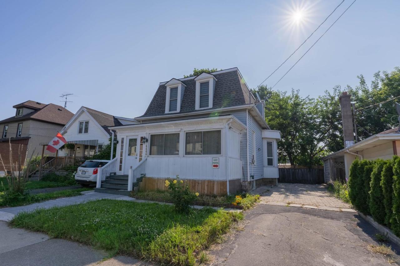 Charming 3bdr 2 Bath 7 Min To The Falls W/ Parking *
