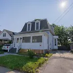 Charming 3Bdr 2 Bath 7 Min To The Falls W/ Parking