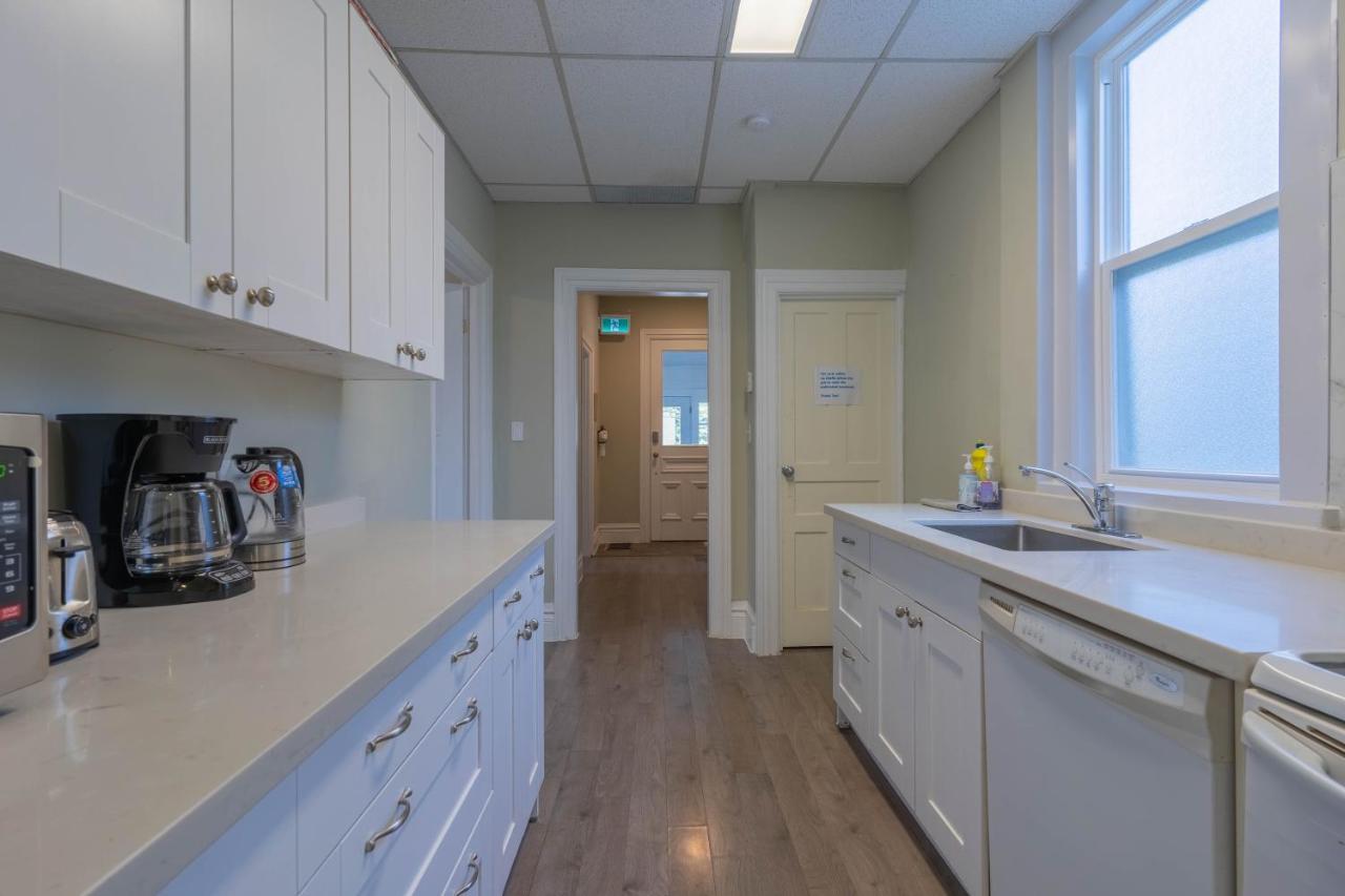 Charming 3bdr 2 Bath 7 Min To The Falls W/ Parking Holiday home *